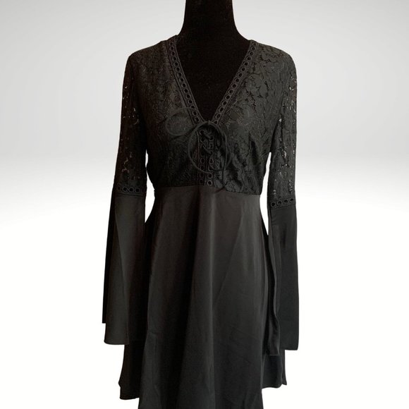 Guipure Lace Insert Flounce Sleeve Knot Front Dress - Picture 5 of 6